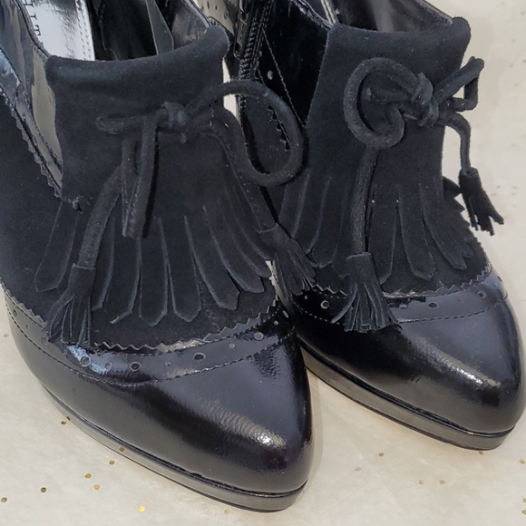 WHITE HOUSE BLACK MARKET BOOTIES - Picture 3 of 7